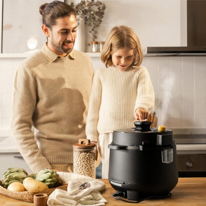 Мультиварка NEWLUX SmartChef V600 6L: 1200W, 17 програм, 2 рівні для приготування на пару, функція швидкої готовки