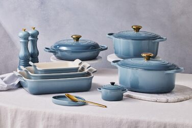 Le Creuset Signature Чавунна сковорода-жаровня з кришкою, овальна, 31 см, 8.9 л, для всіх типів плит, включаючи індукцію, колір Kirschrot