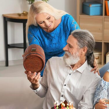 Пивний келих LIGHTEN LIFE 450 мл в дерев'яній подарунковій коробці, 1966 рік народження - ідеальний подарунок чоловікові/батькові на 60 років