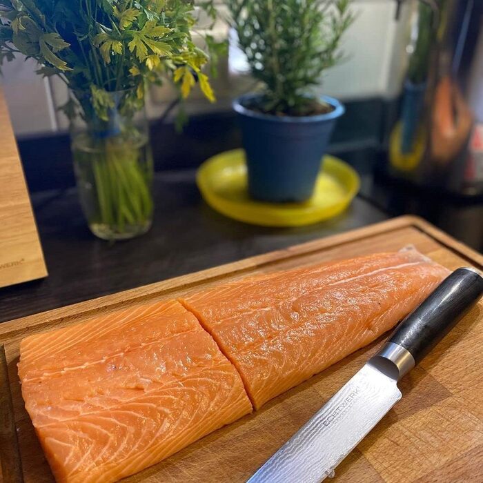 Набір кухонних ножів ECHTWERK Damast 7 предметів: кухонні ножі, ніж для хліба, ніж для філе, сантоку, універсальний ніж, ніж для очищення, ручки з пака-дерева, магнітний дерев'яний підставка