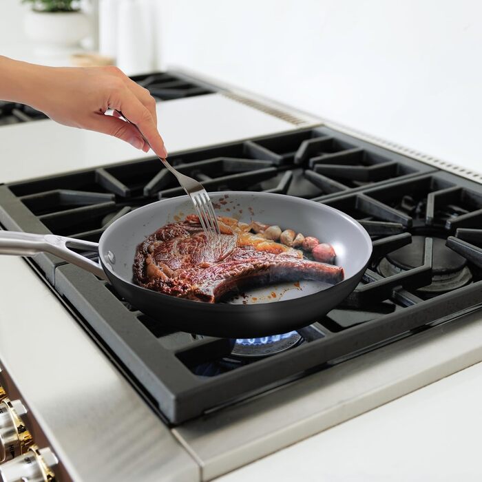 Набір посуду Ninja Extended Life з керамічним покриттям (5 предметів): сковороди 20 та 24 см + каструлі з кришкою 16, 18 та 20 см. Без PFOA, PFOA, свинцю та кадмію, безпечне для здоров'я. Опір до 285°C.