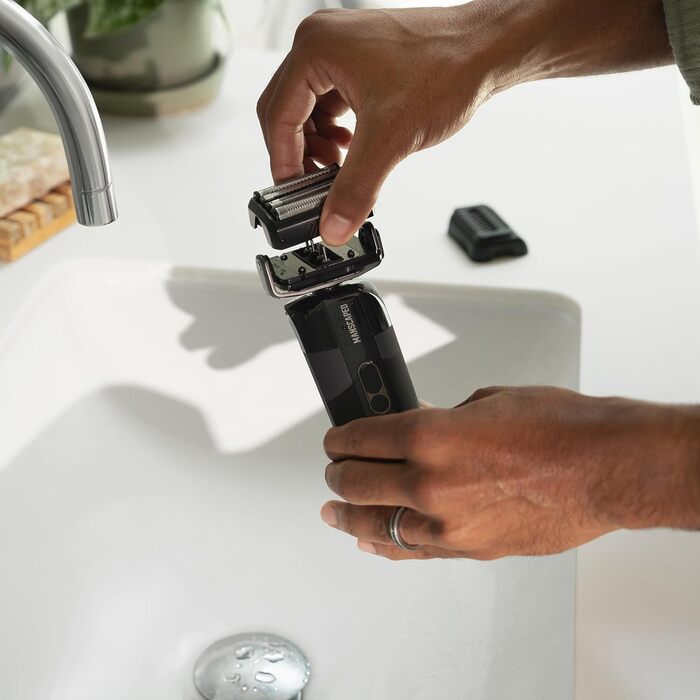 Електричний чоловічий триммер та бритва MANSCAPED® The Chairman™ PRO з SkinSafe® насадками та тримером для тіла