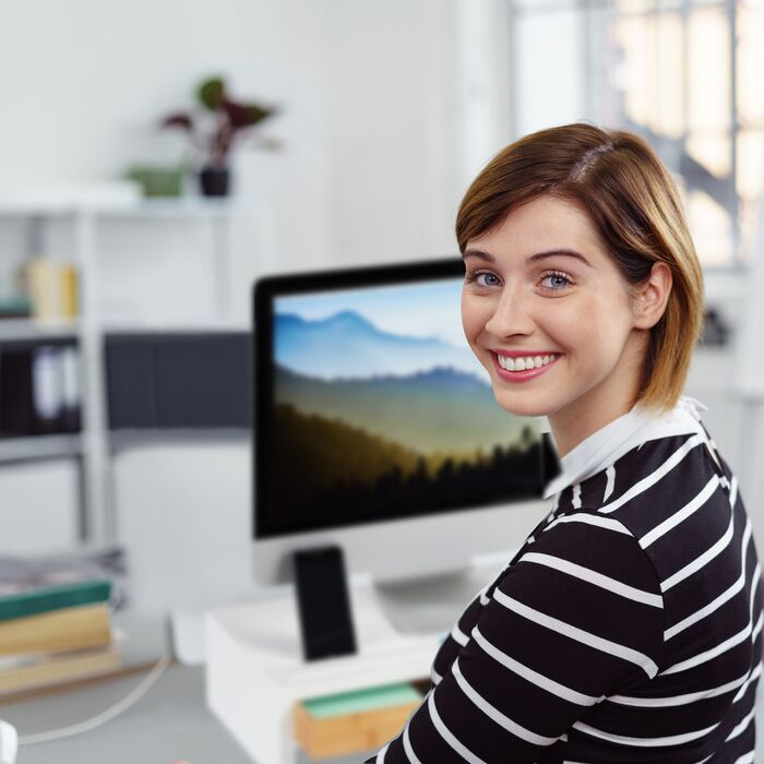 Підставка для монітора Relaxdays білого кольору з висувними ящиками