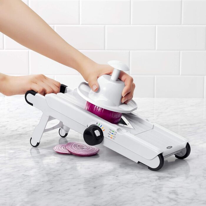 OXO Good Grips Професійний овочефрутовий слайсер 2.0 з лезом з японської сталі, сірий, для кухаря (одинарний, V-подібне лезо)
