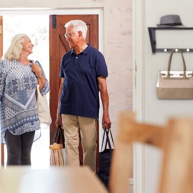 Настінна вішалка Relaxdays з полицею