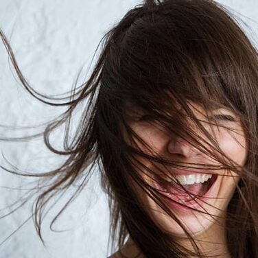 Ортопедична віскоеластична подушка для полегшення болю від геморою, ішіасу та болю куприка, висока щільність, ергономічний дизайн, знімний чохол, ідеальна для офісу, дому та подорожей