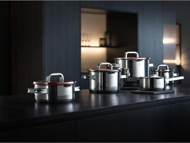 Каструля WMF Function 16 см з ручкою, без кришки, 1.4 л, Cromargan нержавіюча сталь, 4 функції проціджування, внутрішня шкала, червона