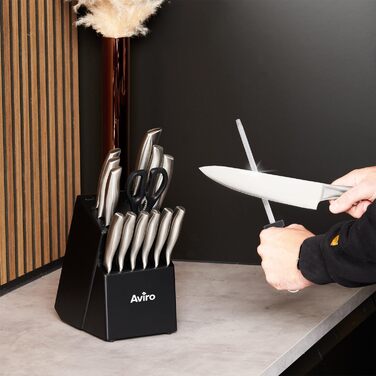 Набір ножів Brixy Messerset 16 предметів у блоці: ножі, шліфувальник, ножиці. Нержавіюча сталь, срібно-чорний колір, стійкий до подряпин.