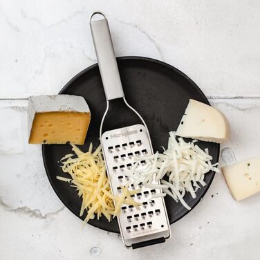 Терка кухонна Microplane NEUE Professional Serie з грубою клинкою | З нержавіючої сталі | Для твердого сиру, моркви, кокосу, горіхів, шоколаду, імбиру та часнику | Виготовлена в США