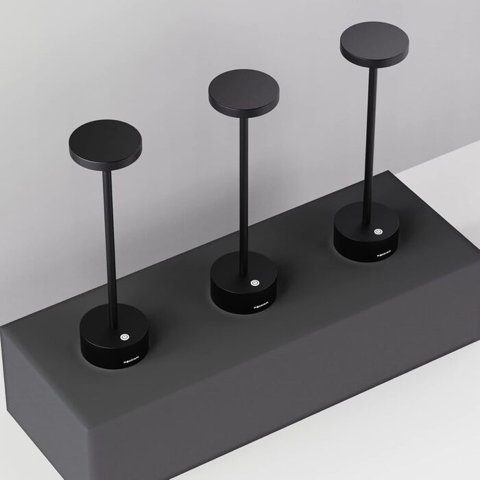 LED-стійка лампа Neu Stiletto IP54: USB-C, бездротова, регулювання інтенсивності, для дому та ресторану (чорний)