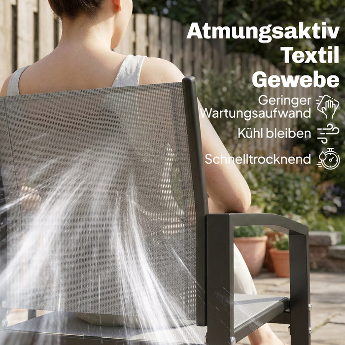 Садова лавка на двох з спинкою та підлокітниками, з двоярусним скляним столиком. Паркова лавка, витримує навантаження до 240 кг, розміри 135 x 67 x 81 см, сірого кольору.