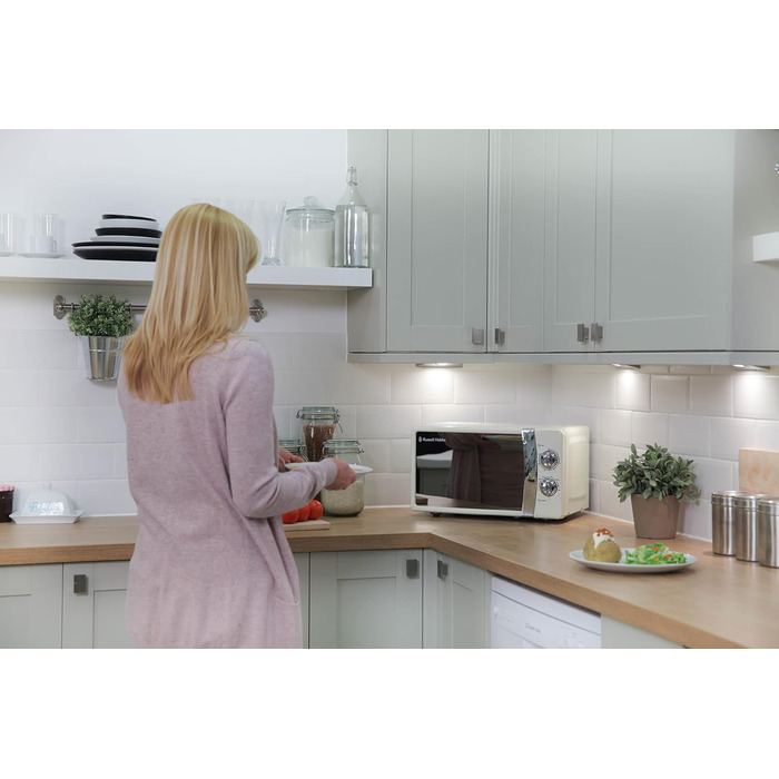 Мікрохвильова піч Russell Hobbs RHMM701C Solo, 17 л, 700 Вт, кремовий колір - з таймером, розморожуванням та 5 рівнями потужності