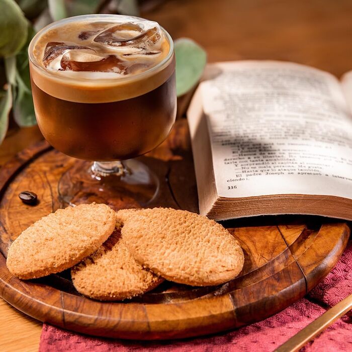 Кавомашина автоматична Cecotec Cremmaet Compactccino 19 Bar з термоблоком, Wi-Fi, меле каву, 1,1 л резервуар для води, 400 мл молока (Black Silver)