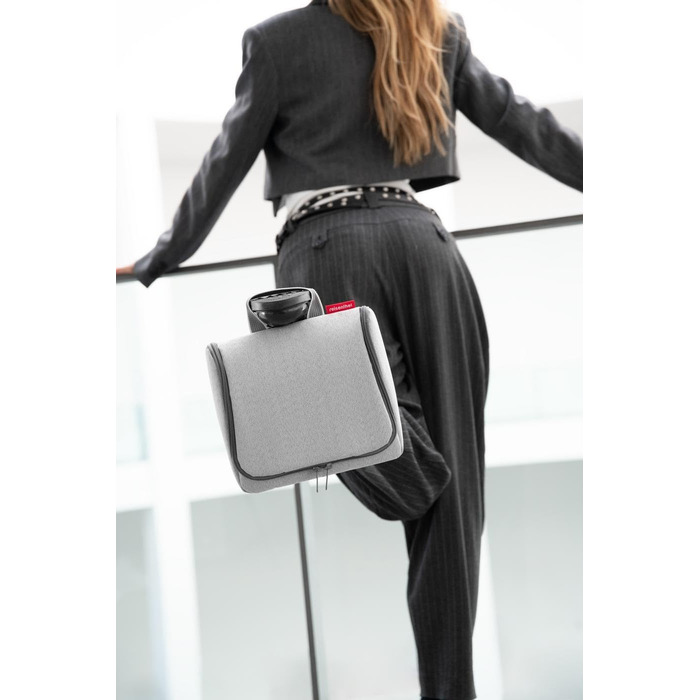 Сумка-органайзер Reisenthel для туалетних аксесуарів з гачком, водонепроникний матеріал (Herringbone Grey, смугастий)