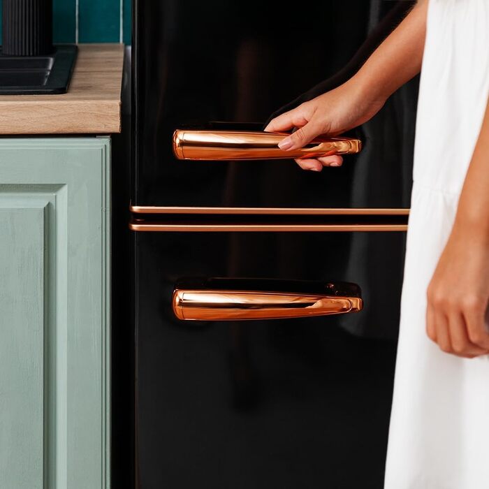 Міні-холодильник Cecotec Bolero CoolMarket TT Origin 45: 300л, LED, відкривачка, чорний, вінтажний стиль