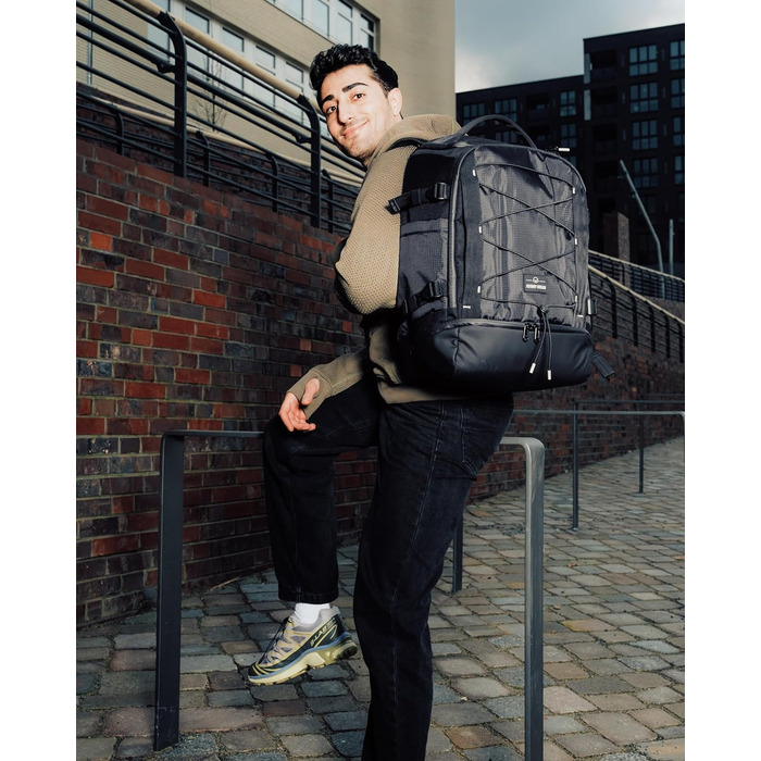 Рюкзак Johnny Urban Earpack Men & Women - Jack - Денний рюкзак для подорожей, відпочинку, спорту - Денний рюкзак з безліччю відділень - 16-дюймовий відсік для ноутбука та ремінь для візка - водовідштовхувальний чорний