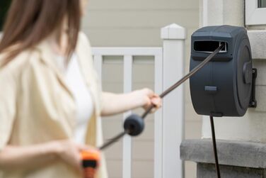 Спіральний шланг для поливу Giraffe Tools 35м + 2м з автоматичним підйомом, поворотний на 180°, з 7 насадками та під'єднувальним шлангом