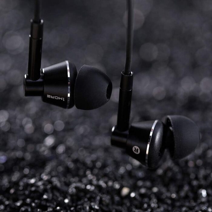 Навушники 1MORE E1010 Quad-Driver Hi-Fi In-Ear з мікрофоном та пультом керування. Сумісні з iOS та Android. Чорний колір.