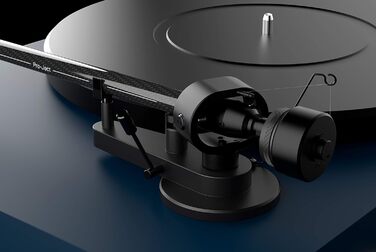 Програвач вінілу Pro-Ject Debut Carbon EVO з карбоновим тонармом, електронним перемикачем швидкості та голкою Ortofon 2M Red, глянцевий чорний