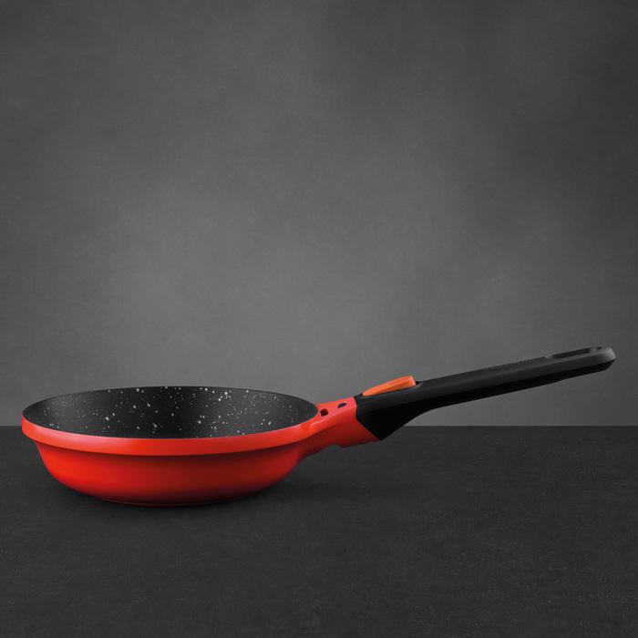 Сковорода з антипригарним покриттям BergHOFF STAY COOL, червоний, діам. 28 см, 2,4 л