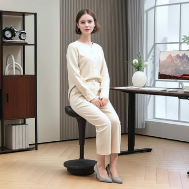 Офісний крісло з регулюванням висоти, ергономічне, з поворотом на 120° та регулюванням на 65,5-83,5 см. Чорний колір.