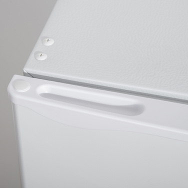 Міні-холодильник, об'єм 91 літр, з морозильною камерою, регульовані полиці, тиха робота, компактний розмір, корпус з пластику та сталі, білий колір