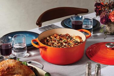 Жаровня Le Creuset Signature з чавуну з кришкою, Ø 30 см, об'єм 8.1 л, для всіх типів плит, включаючи індукційну, кольорова: Огнений Рубін