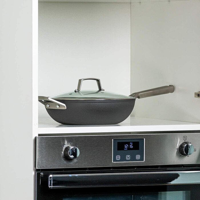 Твердий анодований алюміній, антипригарне покриття, сумісність з індукцією, можна мити в посудомийній машині, сірий(вок 28 см), 30030EU