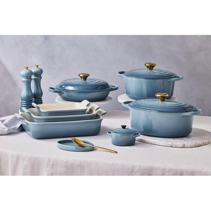 Le Creuset Signature Чавунна сковорода-жаровня з кришкою, овальна, 31 см, 8.9 л, для всіх типів плит, включаючи індукцію, колір Kirschrot