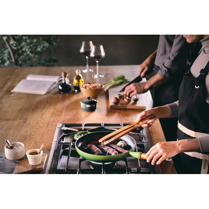 Сковорода LE CREUSET Signature з чавуну з дерев'яною ручкою, 28 см (Bamboo)