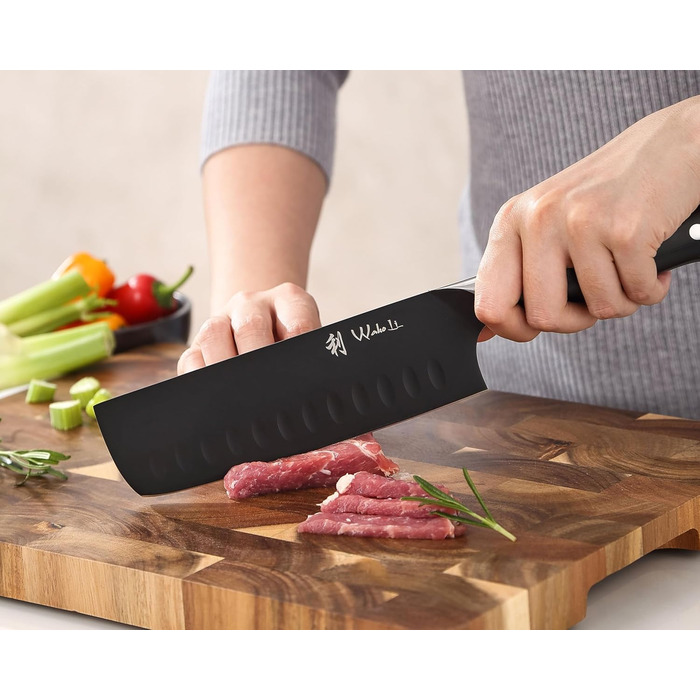 Набір кухонних ножів Wakoli Titanium Noir (5 предметів) з бруском - професійний набір ножів з титанового покриття, нержавіюча сталь, чорний, магнітний брусок, Nakiri