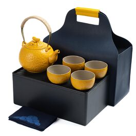 колір: помаранчевий