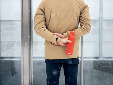 Термальна пляшка для пиття Sigg Hot & Cold ONE Light(0,55 л), що не містить шкідливих речовин і ізольована пляшка для пиття для походів, одноручна відкрита Термальна пляшка з нержавіючої сталі 18/8 (червоного кольору)