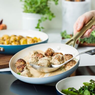 Набір сковорідок GreenPan Shades з керамічним антипригарним покриттям, 3 шт., діаметр 20/24/28 см, без PFAS, для індукційних плит, з ручками з нержавіючої сталі, придатні для миття в посудомийній машині та для використання в духовці, колір Terra (блакитни