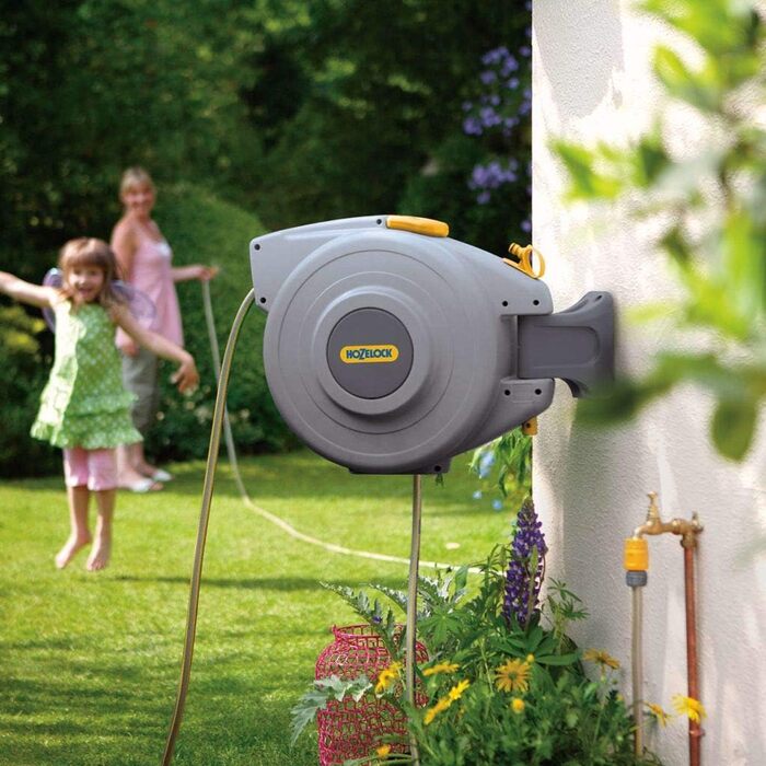 HOZELOCK Автоматичний шланг на котушці Auto Reel 40 м: автоматичне змотування, проста установка, шланг 40 м, з'єднувачі, розпилювач, 5 років гарантії [2595R0000]