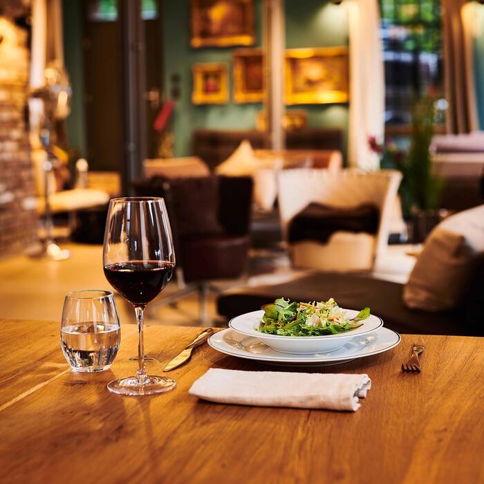 Mäser Nola: Кавовий сервіс на 6 осіб, 18-ти частинний, білий з чорним обідком. Комплект кавових чашок, тарілок і десертних тарілок