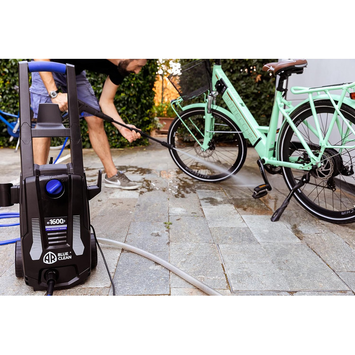 AR Blue Clean мийка високого тиску e-4 TWINFLOW D з Dualtech System та Power Brush (2500 Вт, 810 л/год) (125 бар - 420 л/год) з насадкою для миття поверхонь та щіткою