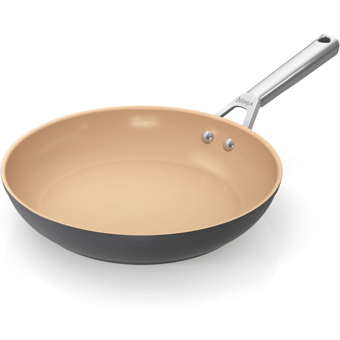 Сковорода Ninja Extended Life 26 см з керамічним покриттям, антипригарна (без ПФОА, ПФУА, свинцю або кадмію), для індукційних плит, з нержавіючою ручкою, термостійка до 285 °C, теракота & сірий, CW90026DE