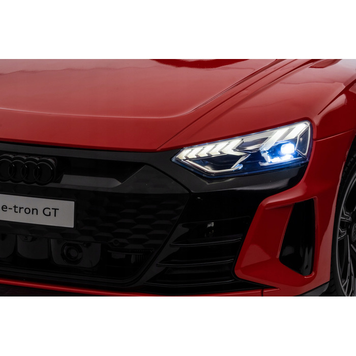 Дитячий електромобіль Audi E-Tron GT RS