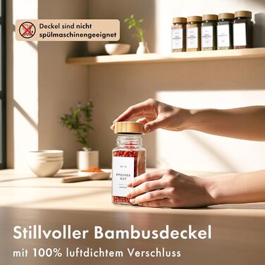 Набір скляних баночок для спецій кутовий (24 x 120 мл) з бамбуковими кришками. Включає ситечко для сипучих продуктів та 240 етикеток. Організатор спецій, 11x4,5 см.