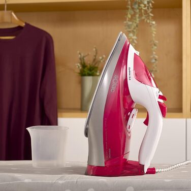 Праска з парою Solac Solution PV2490: 3000W, 200 г/хв, керамічна підошва, антинакип, самоочищення, 290 мл