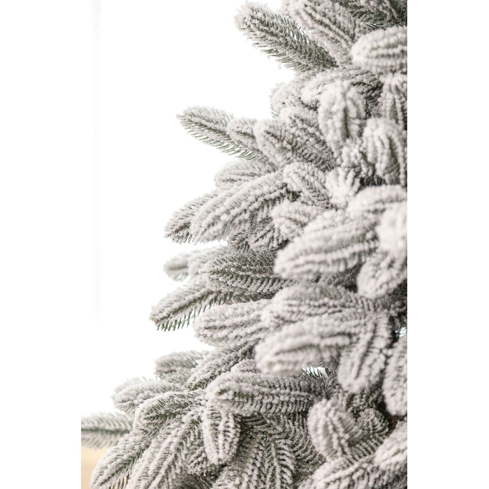 Ялинка лита 'Лапландська' ЗАСНІЖЕНА 2,50м