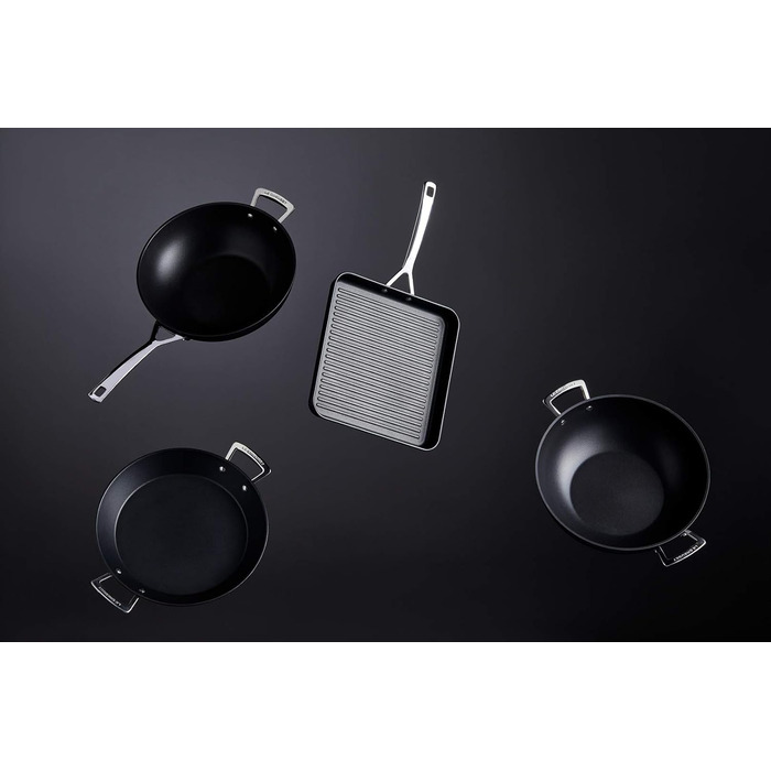 Ле Крюзо сковорода-вок з антипригарним покриттям, діаметр 30 см, для всіх типів плит (включно з індукційними), алюміній, сірий/срібний