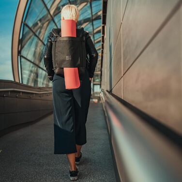 Рюкзак Johnny Urban для жінок і чоловіків - Luca - Сучасний рюкзак для ноутбука для роботи в університеті, школі - гнучкий передній - екологічний - водовідштовхувальний чорний