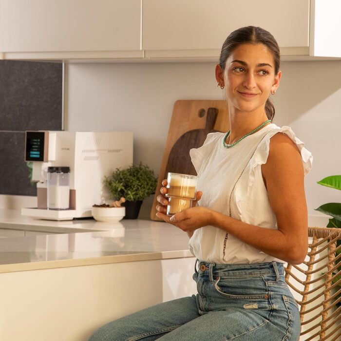 Кавомашина Cecotec Cremmaet Compactccino: суперавтоматична, 19 bar, Thermoblock, молочник, 1,1 л резервуар для води, 150 г для кавових зерен