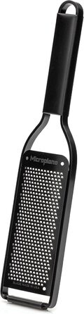 Терка кухонна Microplane Fein з нержавіючої сталі, Made in USA, для пармезану, цитрусових, часнику, чилі та твердих спецій, серія Black Sheep, чорна, тонка леза