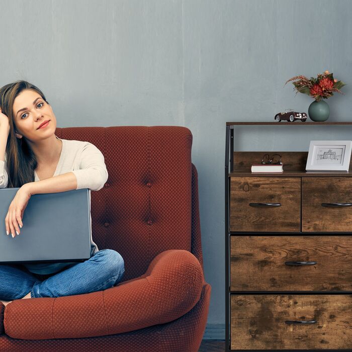 Комод Relaxdays з 4 висувними ящиками