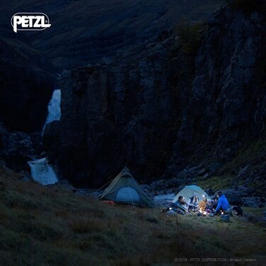 Передня фара Petzl E093FA01 Tikka, синя