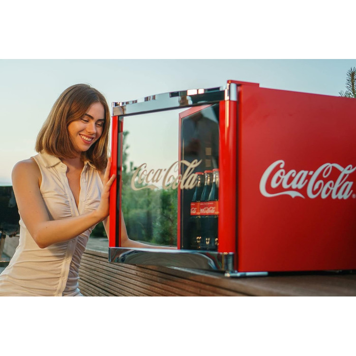 Міні-холодильник Coca-Cola °CUBES з скляними дверцятами | Холодильник для напоїв 48L, тихий та енергоефективний, ідеальний для офісу, вечірок та дому | 5-15°C, Червоний