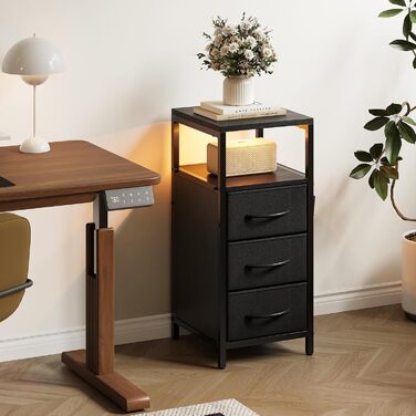 Нічний столик з підзарядкою та LED, приліжний столик з 3 висувними ящиками з тканини, нічний столик з полицею, відкрите відділення, 2 розетки AC, USB та Typ C порти, для спальні, вітальні, офісу (25x30x60 см, Чорний, 2)